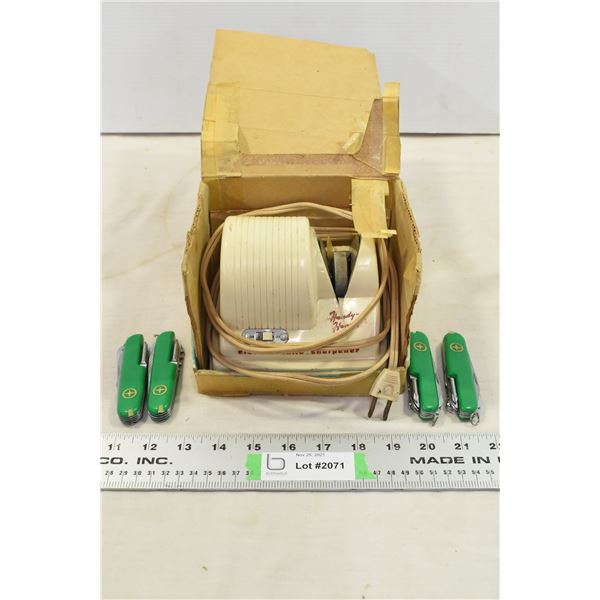 Vintage Knife Sharpener & Pocket Knives – Tested & Working