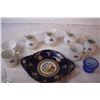 Image 4 : White and blue chinaware items