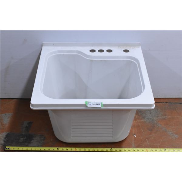 *Wide White Plastic Sink w/ Hose – 24”x21.5”x17.5”