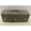Image 5 : Vintage Metal Tackle Box with contents