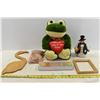 Image 1 : Plush Frog, Wooden Flamingo, Sandal Candles, Snowman