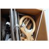 Image 2 : Box of bracketing tools