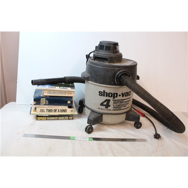 Shop Vac 4 gallon (turns on), lot of books