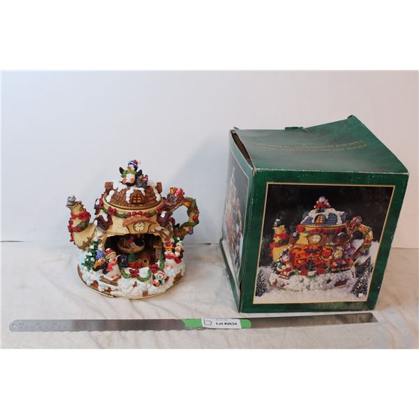“We wish you a merry Christmas” wind up ceramic tea pot decor (in box)