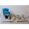 Image 1 : Three Musical snow globes (Amazing Grace, Santa Claus is coming to town, other)