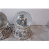 Image 2 : Three Musical snow globes (Amazing Grace, Santa Claus is coming to town, other)