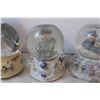Image 3 : Three Musical snow globes (Amazing Grace, Santa Claus is coming to town, other)