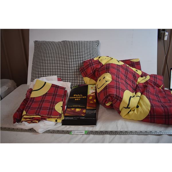 *Full Comforter Happy Face Set (complete) With  Big Throw Pillow