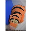 Image 2 : *Stuffed Tiggers With Tote (No Lid)