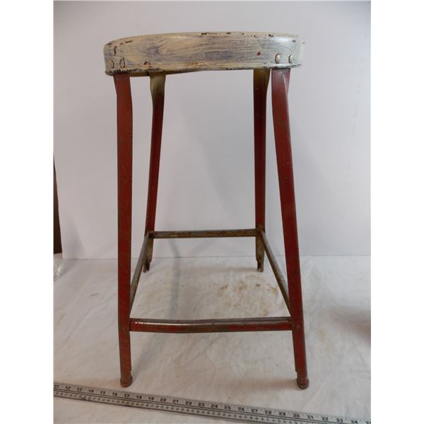 *Vintage Metal Stool -24.5" tall