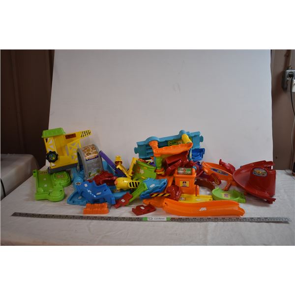 Kids Race Track Play Set