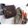 Image 4 : Optisource heaters (one works, one does not) with pumabag + michael kors bag