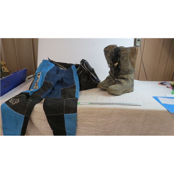 Thor (motocross?) Boots (size 10), with bag + pants