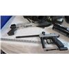 Image 2 : paint ball guns with carry case