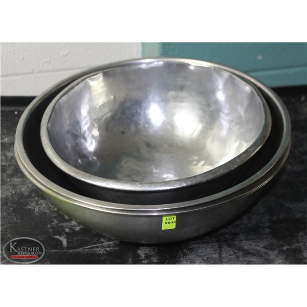 LOT OF 4 ASSORTED S/S MIXING BOWLS