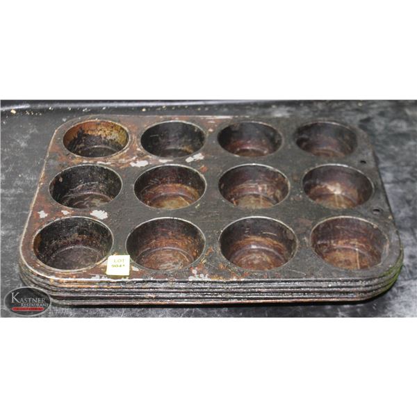 LOT OF 4 MUFFIN PANS