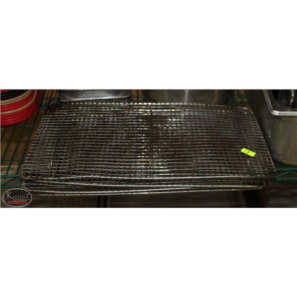 LOT OF FOUR WIRE COOLING RACKS