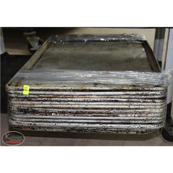 LOT OF 12 FULL SIZE BUN PANS