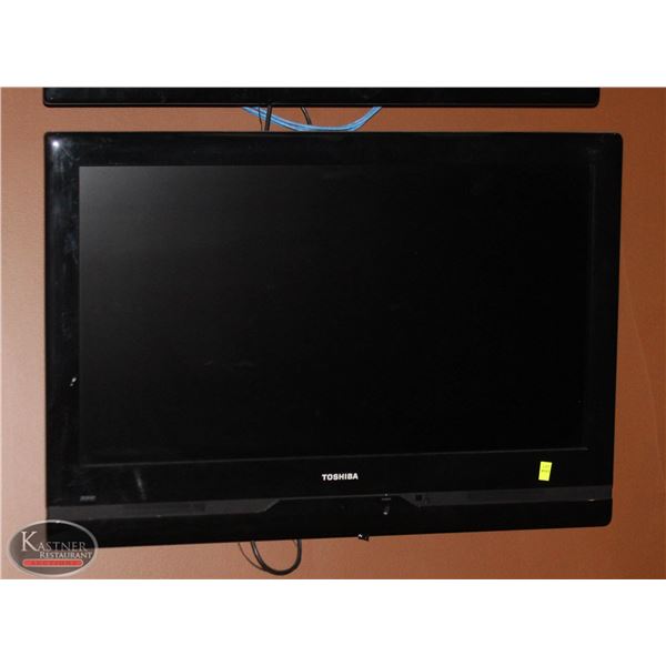 TOSHIBA 32" TV WITH WALL MOUNT