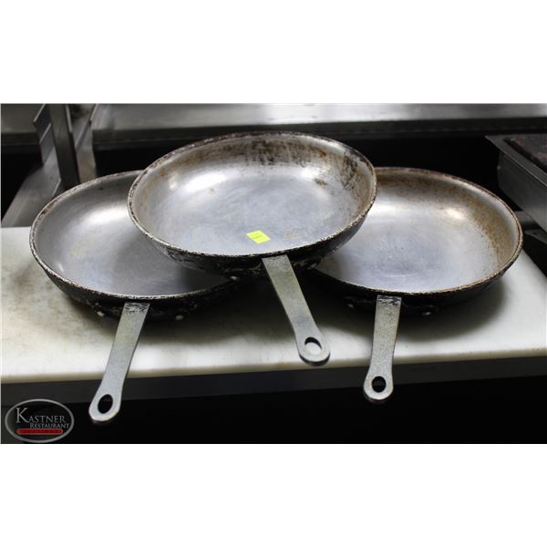 LOT OF 3 10.5" ALUMINUM FRYING PANS