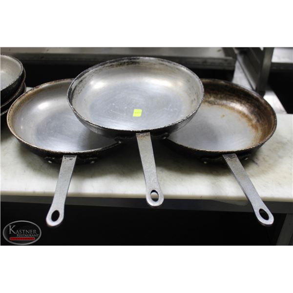 LOT OF 3 10.5" ALUMINUM FRYING PANS
