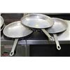 Image 1 : LOT OF 3 10.5" ALUMINUM FRYING PANS