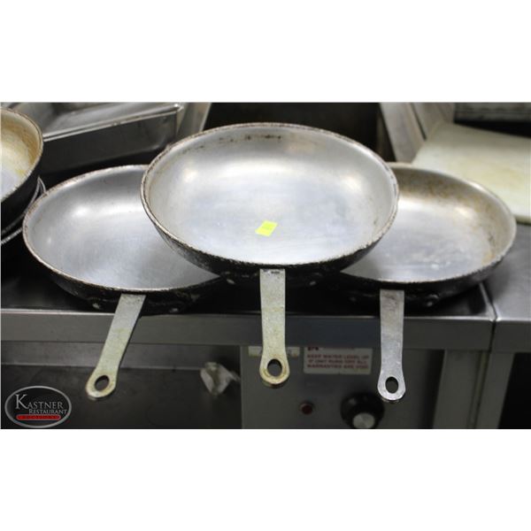 LOT OF 3 10.5" ALUMINUM FRYING PANS