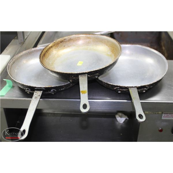 LOT OF 3 10.5" ALUMINUM FRYING PANS