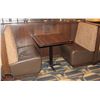 Image 1 : PAIR OF BOOTHS WITH DINING TABLE