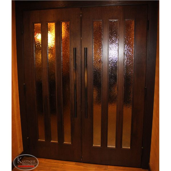 DOUBLE DOOR /W CLOSER AND BRASS HANDLES