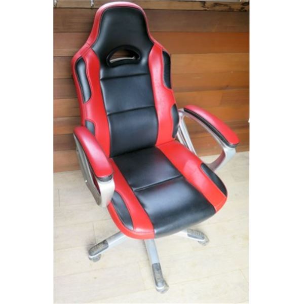 New Red/Black Gaming Chair (Intimate WM Heart Furniture 234-10-EAHC-D212U2-FUSE)