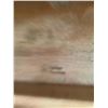 Image 3 : SET OF MATCHING HERITAGE HENREDON CARVED WOOD 3 DRAWER DRESSERS