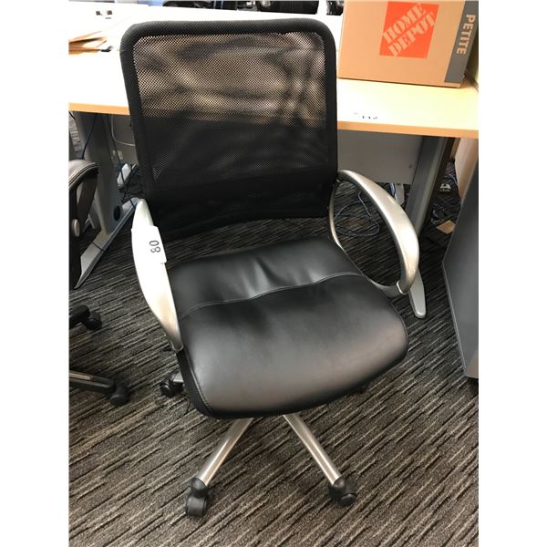 BLACK MESH BACK LOOP ARM MID BACK TILTER CHAIR