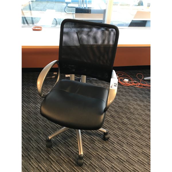 BLACK MESH BACK LOOP ARM MID BACK TILTER CHAIR