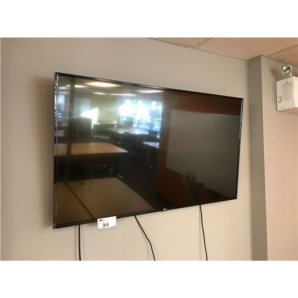 LG 55" LCD SMART TV COMES WITH WALL MOUNT