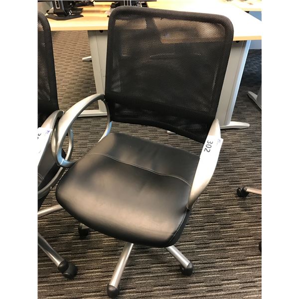 BLACK MESH BACK LOOP ARM MID BACK TILTER CHAIR