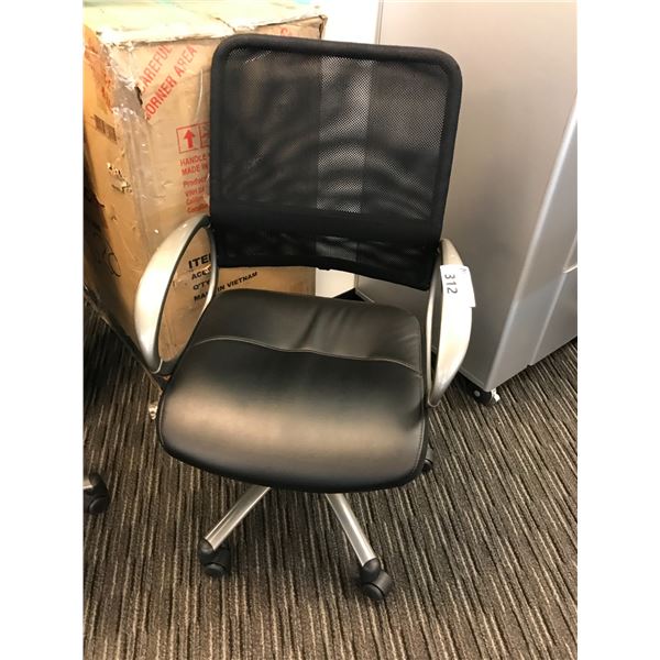 BLACK MESH BACK LOOP ARM MID BACK TILTER CHAIR