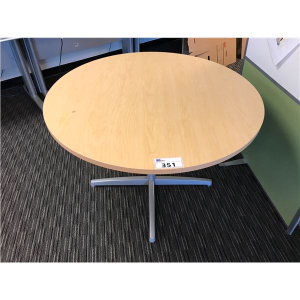 MAPLE 42" ROUND TABLE