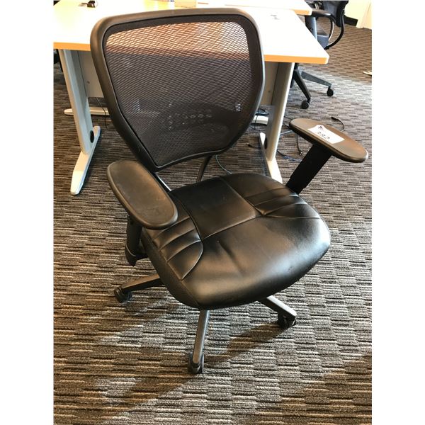 BLACK MESH BACK ADJUSTABLE ARM MID BACK TILTER CHAIR