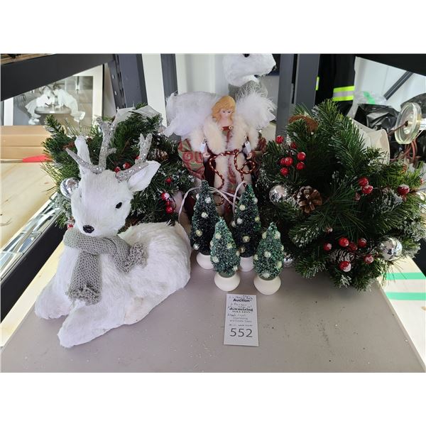 Holiday Décor Cat A