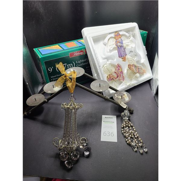 Holiday Décor Cat A