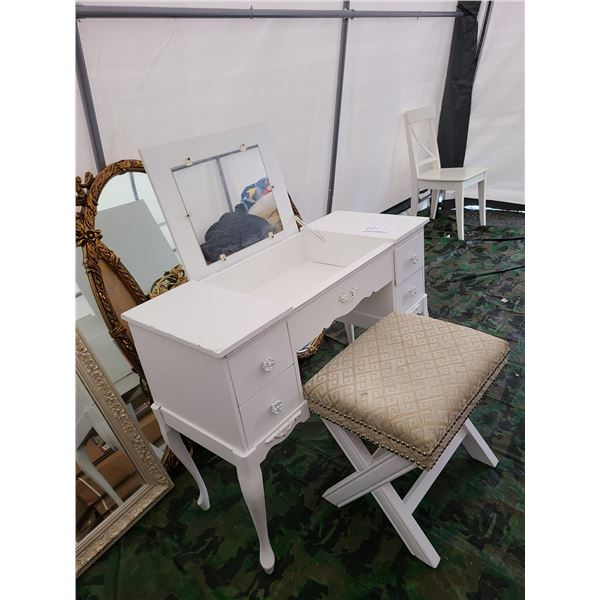Vanity Table with Fold Down Mirror and Stool Cat C