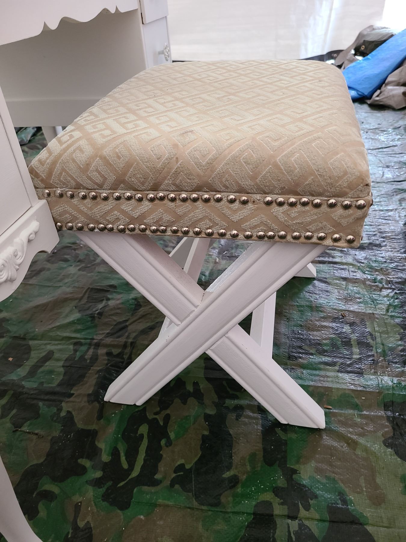 Vanity Table with Fold Down Mirror and Stool Cat C