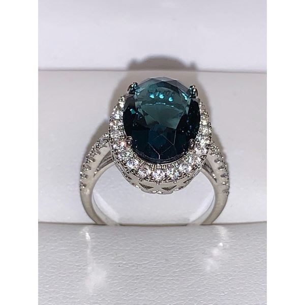 Oval Cut 2.1 Carat Blue Topaz Solitaire Anniversary Ring Ladies Size 7 in .925 Silver