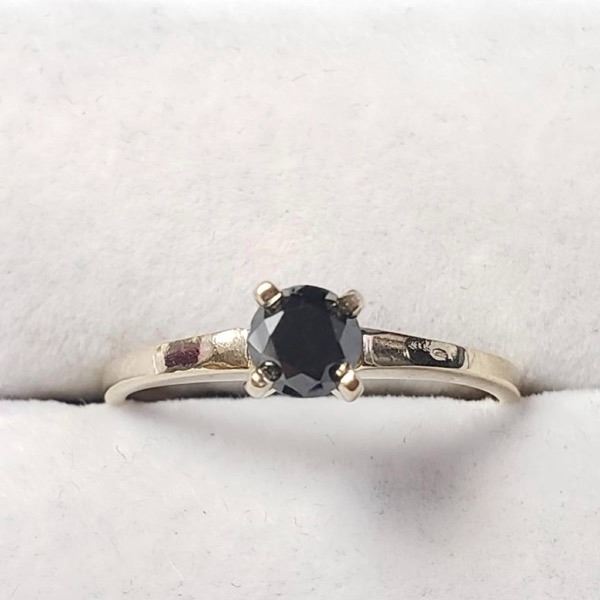 10K Yellow Gold Black Diamond(0.3ct) Ring (~Size 6)(Ring is resizable for $40) (~length inches) (~we