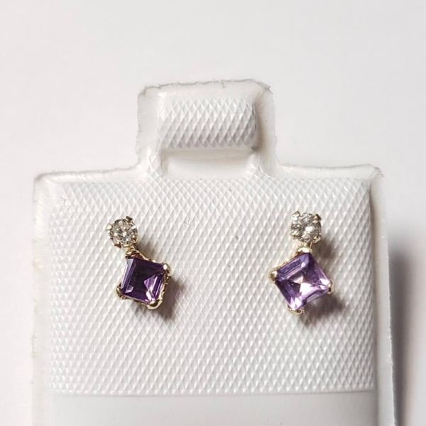 10K Yellow Gold Amethyst(0.4ct) Diamond(0.06ct) Earrings (~Size )(Ring is resizable for $40) (~lengt
