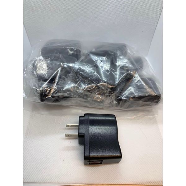 LOT OF 10 - New switching USB 110V Power wall adapters - (ITEM C)
