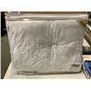 Image 2 : Utopia Fitted Quilted Mattress Pad- Queen