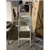 Image 2 : Metal Folding Step Ladder