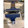 Image 2 : 4 1/2 Table Mount Vise